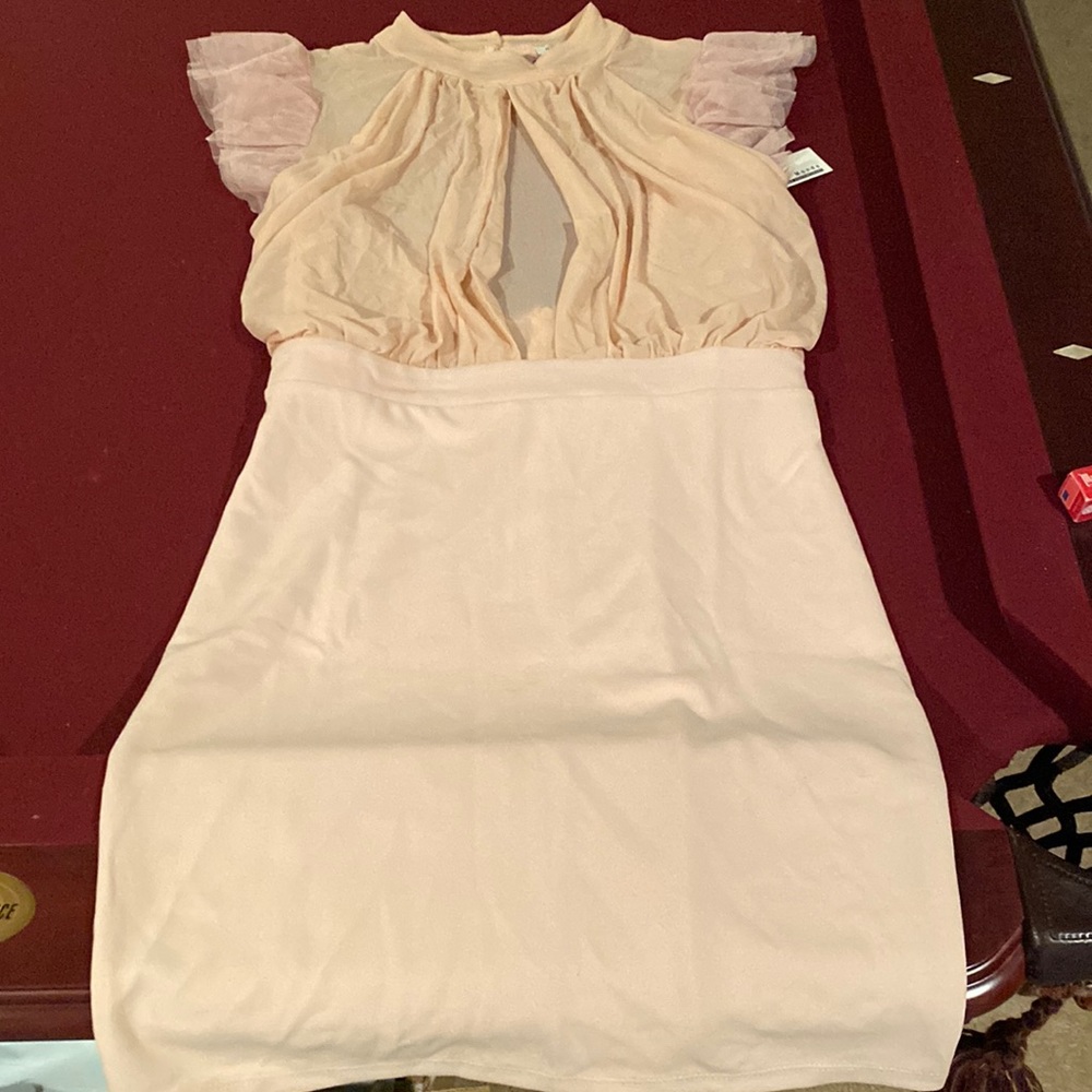 Beautiful Soft dress that is sure to make you feel gorgeous!